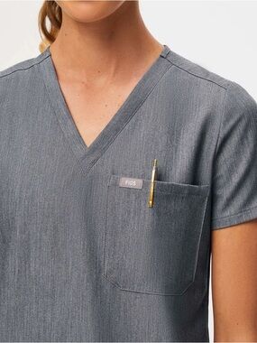 Figs Scrub Top in Charcoal Grey